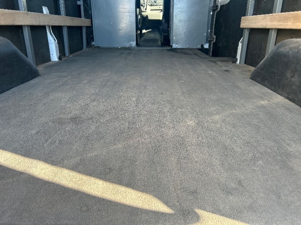 Cargo Van (Panel Van)-Light and Medium Duty Trucks-Ford-2022-Transit 250-Kansas City-MO-109,965\n\t\tmiles-$ 30,500 - Image 9