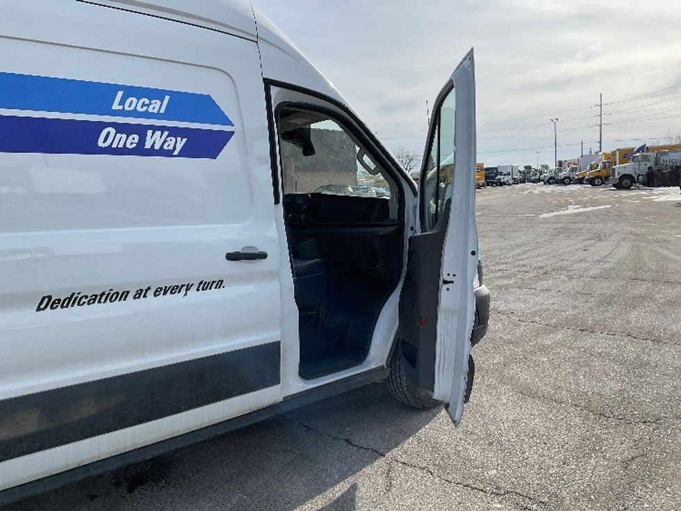 Cargo Van (Panel Van)-Light and Medium Duty Trucks-Ford-2022-Transit 250-Kentwood-MI-104,812\n\t\tmiles-$ 33,750 - Image 18