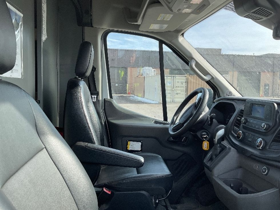 Cargo Van (Panel Van)-Light and Medium Duty Trucks-Ford-2022-Transit 250-Kentwood-MI-104,812\n\t\tmiles-$ 33,750 - Image 20