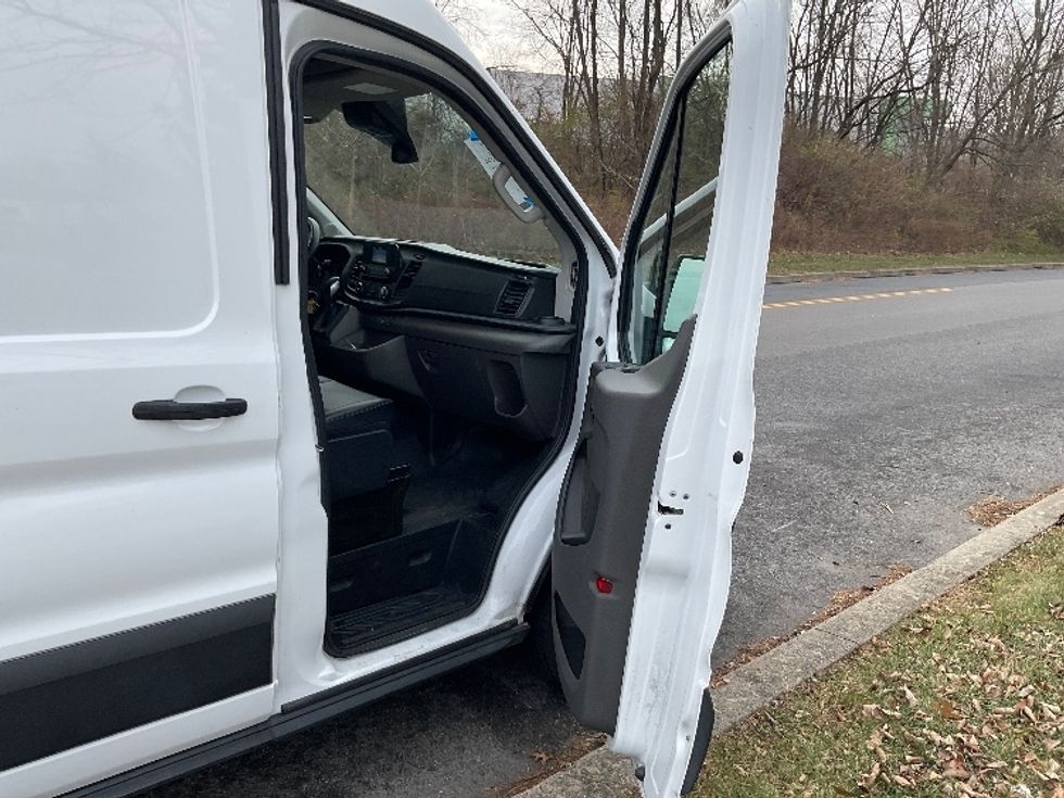 Cargo Van (Panel Van)-Light and Medium Duty Trucks-Ford-2022-Transit 250-King Of Prussia-PA-37,586\n\t\tmiles-$ 40,250 - Image 20