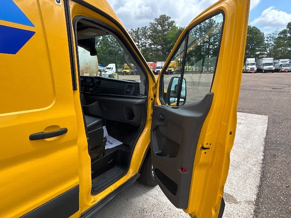 Cargo Van (Panel Van)-Light and Medium Duty Trucks-Ford-2022-Transit 250-Lafayette-LA-71,283\n\t\tmiles-$ 34,500 - Image 17