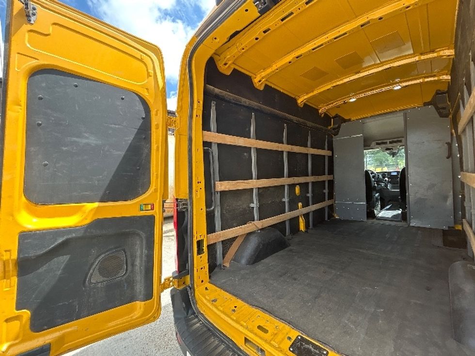 Cargo Van (Panel Van)-Light and Medium Duty Trucks-Ford-2022-Transit 250-Lafayette-LA-71,283\n\t\tmiles-$ 34,500 - Image 9