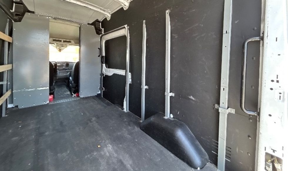 Cargo Van (Panel Van)-Light and Medium Duty Trucks-Ford-2022-Transit 250-Lafayette-LA-87,569\n\t\tmiles-$ 37,000 - Image 10