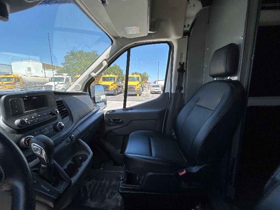 Cargo Van (Panel Van)-Light and Medium Duty Trucks-Ford-2022-Transit 250-Lafayette-LA-87,569\n\t\tmiles-$ 37,000 - Image 17
