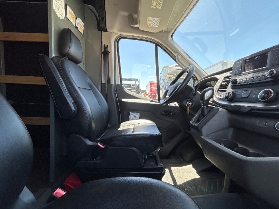 Cargo Van (Panel Van)-Light and Medium Duty Trucks-Ford-2022-Transit 250-Lafayette-LA-87,569\n\t\tmiles-$ 37,000 - Image 20