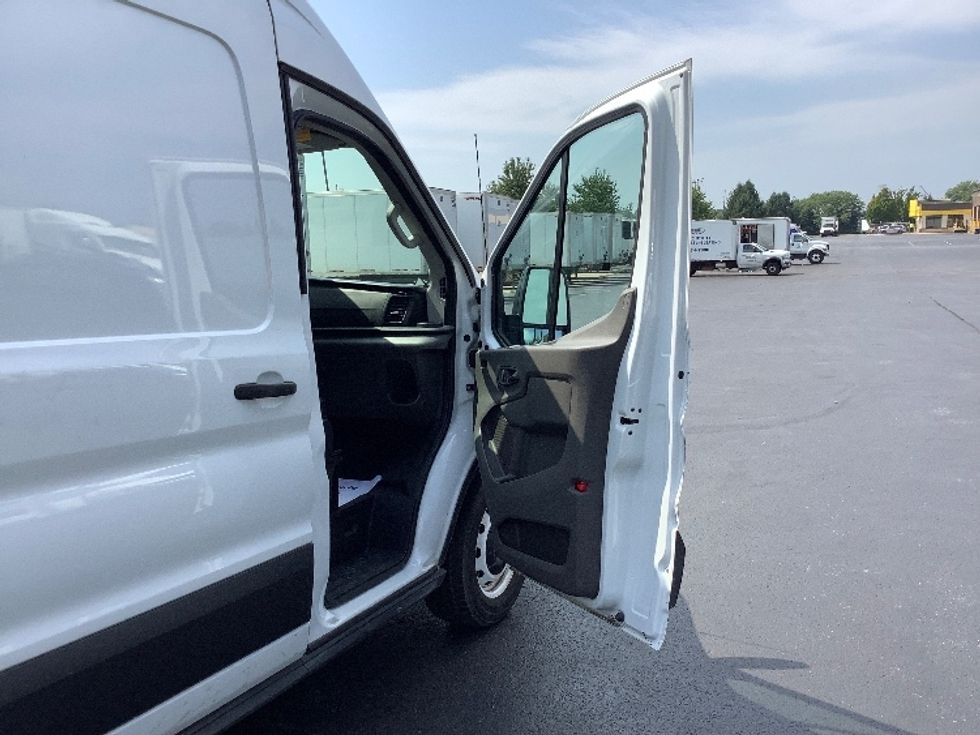 Cargo Van (Panel Van)-Light and Medium Duty Trucks-Ford-2022-Transit 250-Lancaster-PA-105,838\n\t\tmiles-$ 33,750 - Image 20