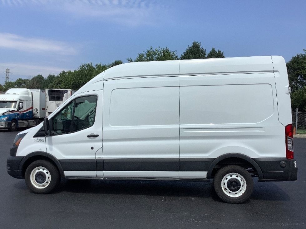 Cargo Van (Panel Van)-Light and Medium Duty Trucks-Ford-2022-Transit 250-Lancaster-PA-105,838\n\t\tmiles-$ 33,750 - Image 4