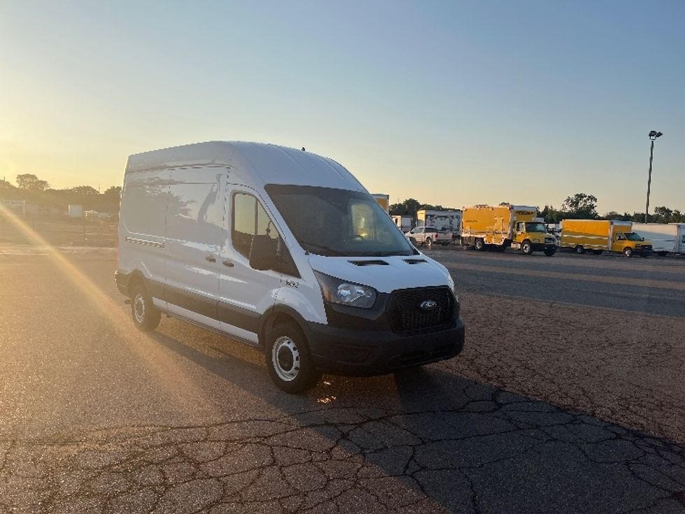 Cargo Van (Panel Van)-Light and Medium Duty Trucks-Ford-2022-Transit 250-Lansing-MI-114,766\n\t\tmiles-$ 32,750 - Image 1