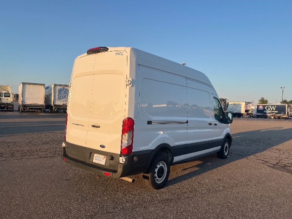Cargo Van (Panel Van)-Light and Medium Duty Trucks-Ford-2022-Transit 250-Lansing-MI-114,766\n\t\tmiles-$ 32,750 - Image 12