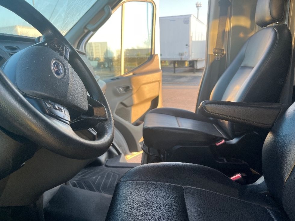 Cargo Van (Panel Van)-Light and Medium Duty Trucks-Ford-2022-Transit 250-Lansing-MI-114,766\n\t\tmiles-$ 32,750 - Image 18