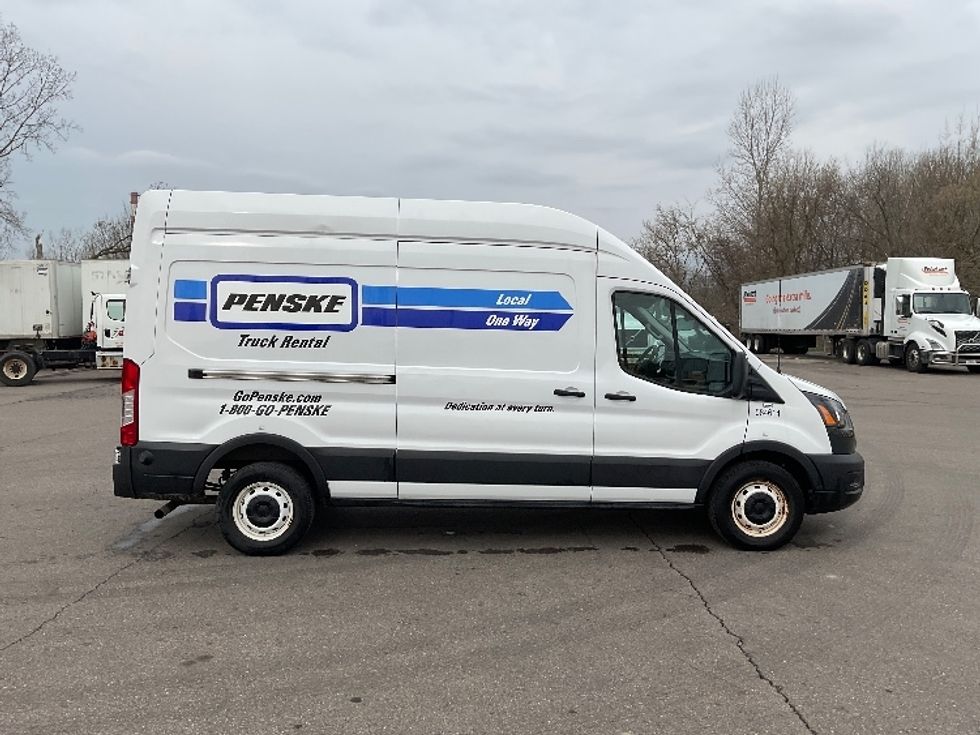 Cargo Van (Panel Van)-Light and Medium Duty Trucks-Ford-2022-Transit 250-Lansing-MI-95,649\n\t\tmiles-$ 36,250 - Image 14