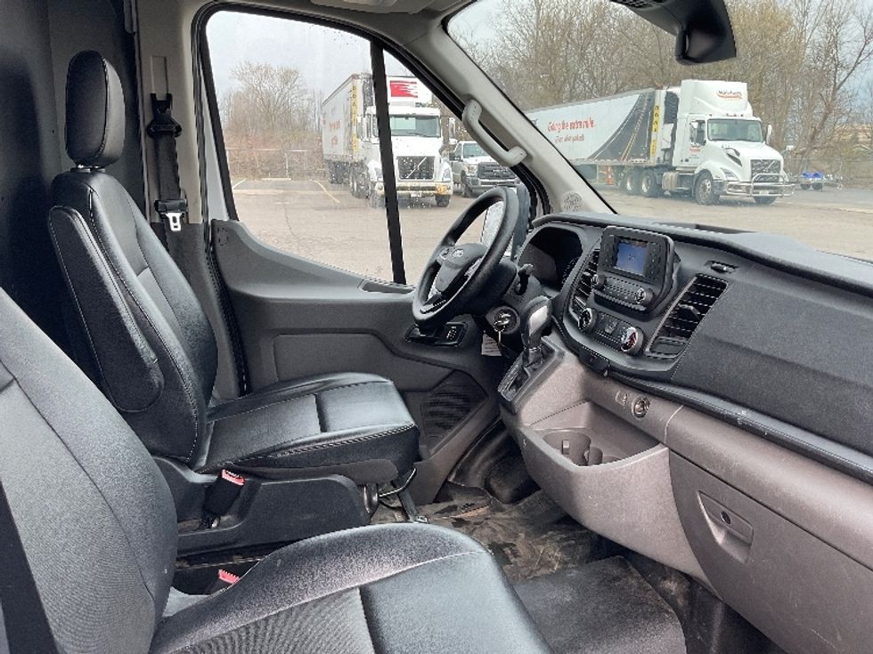 Cargo Van (Panel Van)-Light and Medium Duty Trucks-Ford-2022-Transit 250-Lansing-MI-95,649\n\t\tmiles-$ 36,250 - Image 21