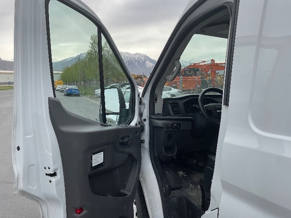 Cargo Van (Panel Van)-Light and Medium Duty Trucks-Ford-2022-Transit 250-Lindon-UT-75,615\n\t\tmiles-$ 39,000 - Image 19