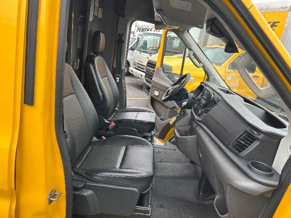 Cargo Van (Panel Van)-Light and Medium Duty Trucks-Ford-2022-Transit 250-Los Angeles-CA-75,484\n\t\tmiles-$ 34,250 - Image 18