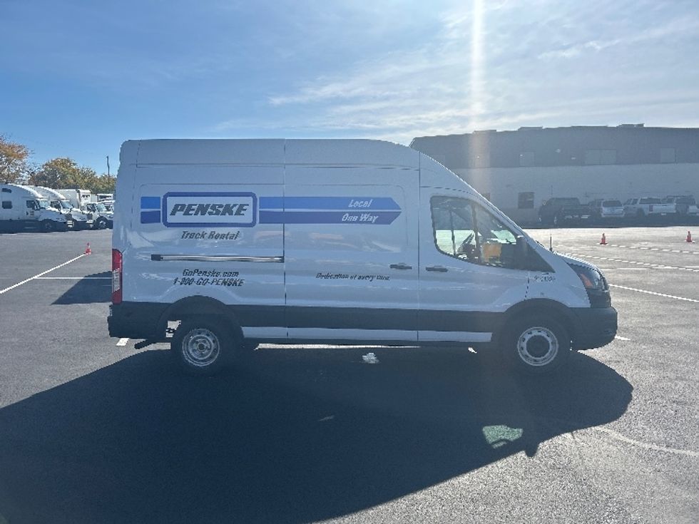 Cargo Van (Panel Van)-Light and Medium Duty Trucks-Ford-2022-Transit 250-Louisville-KY-104,730\n\t\tmiles-$ 33,250 - Image 15