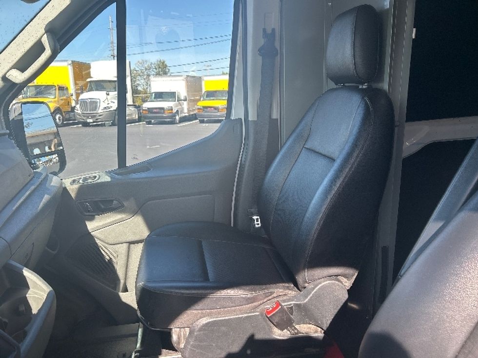 Cargo Van (Panel Van)-Light and Medium Duty Trucks-Ford-2022-Transit 250-Louisville-KY-104,730\n\t\tmiles-$ 33,250 - Image 19