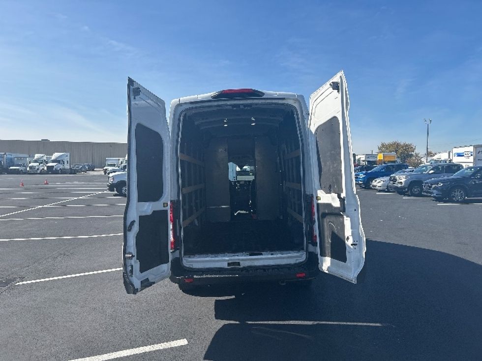Cargo Van (Panel Van)-Light and Medium Duty Trucks-Ford-2022-Transit 250-Louisville-KY-104,730\n\t\tmiles-$ 33,250 - Image 8