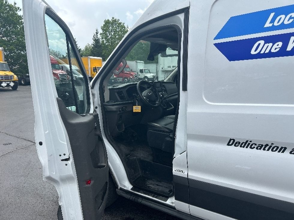 Cargo Van (Panel Van)-Light and Medium Duty Trucks-Ford-2022-Transit 250-Louisville-KY-79,980\n\t\tmiles-$ 37,000 - Image 16