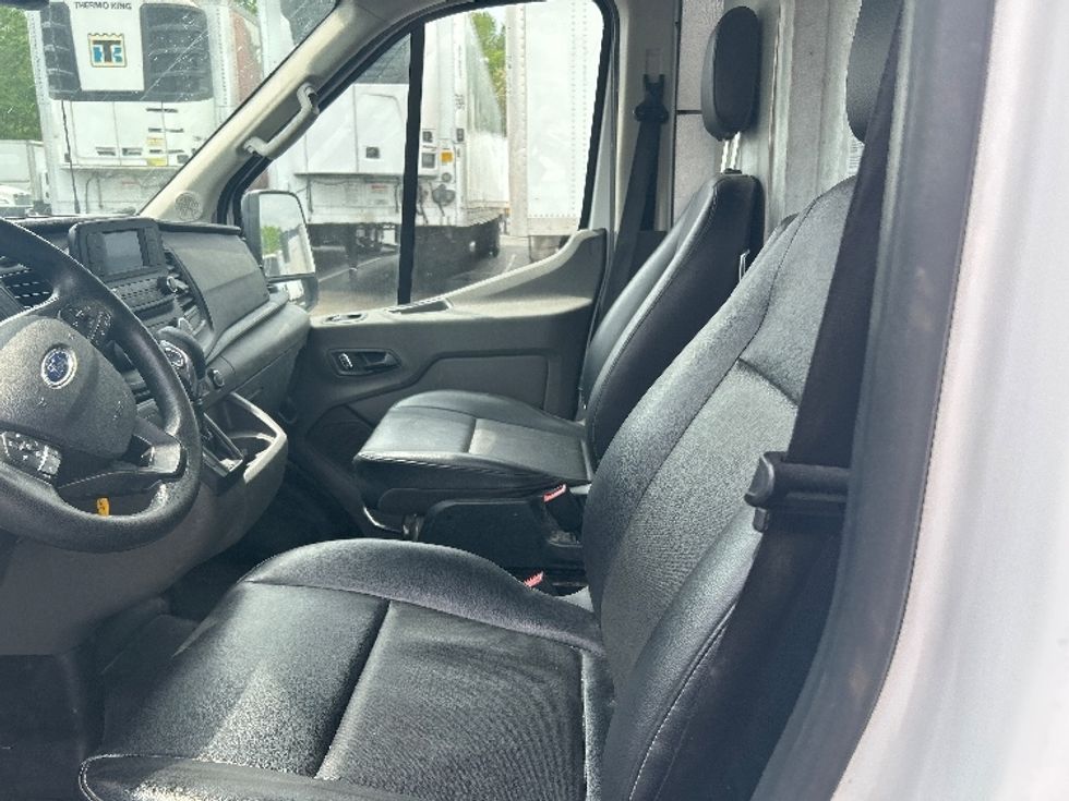Cargo Van (Panel Van)-Light and Medium Duty Trucks-Ford-2022-Transit 250-Louisville-KY-79,980\n\t\tmiles-$ 37,000 - Image 19