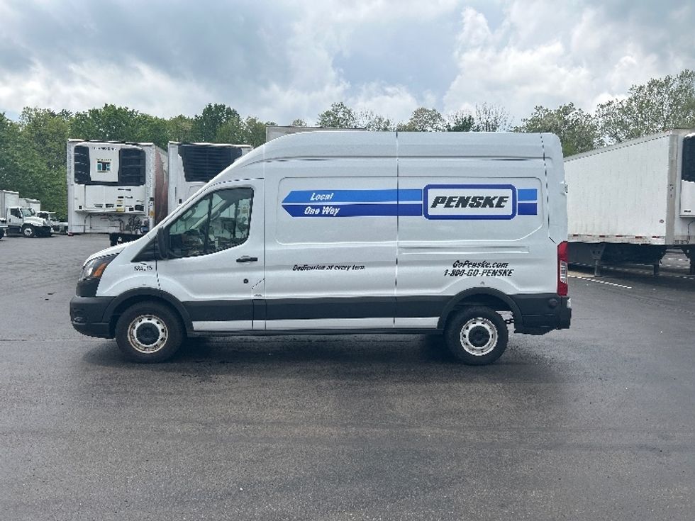 Cargo Van (Panel Van)-Light and Medium Duty Trucks-Ford-2022-Transit 250-Louisville-KY-79,980\n\t\tmiles-$ 37,000 - Image 4