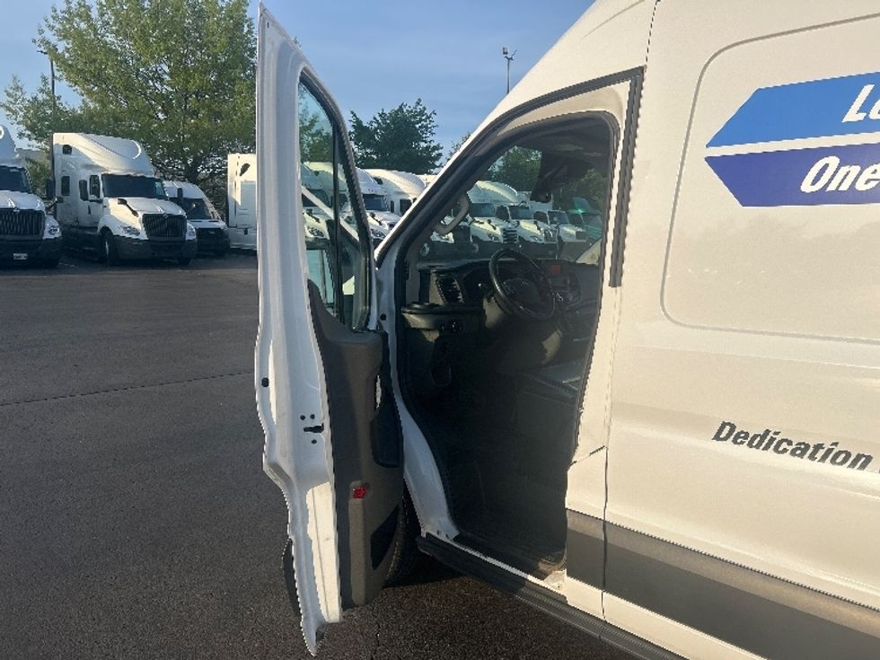 Cargo Van (Panel Van)-Light and Medium Duty Trucks-Ford-2022-Transit 250-Louisville-KY-89,827\n\t\tmiles-$ 34,500 - Image 14