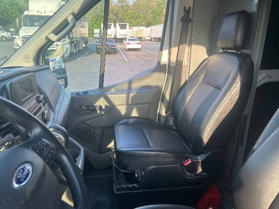 Cargo Van (Panel Van)-Light and Medium Duty Trucks-Ford-2022-Transit 250-Louisville-KY-89,827\n\t\tmiles-$ 34,500 - Image 17