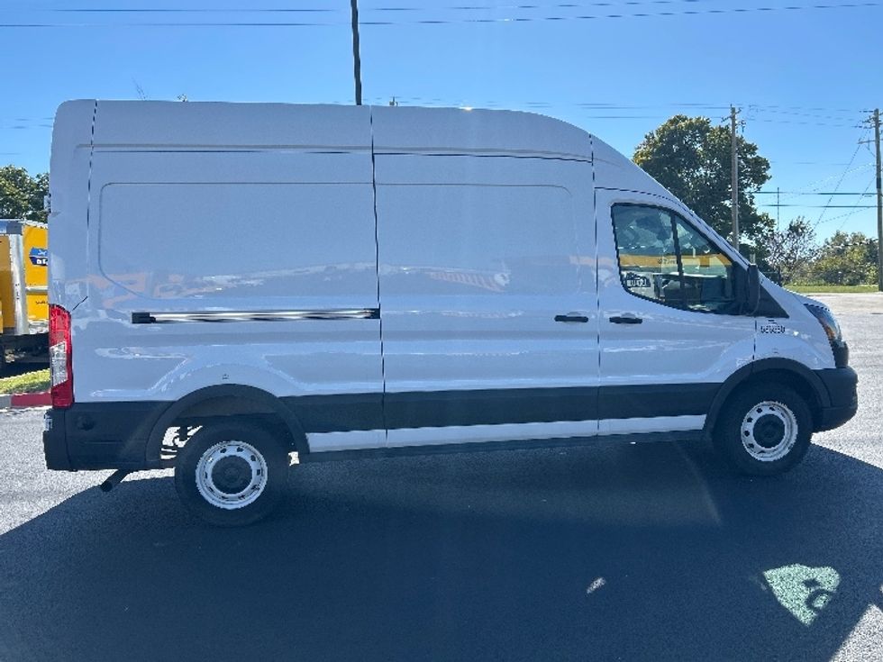 Cargo Van (Panel Van)-Light and Medium Duty Trucks-Ford-2022-Transit 250-Lowell-AR-104,671\n\t\tmiles-$ 33,250 - Image 12