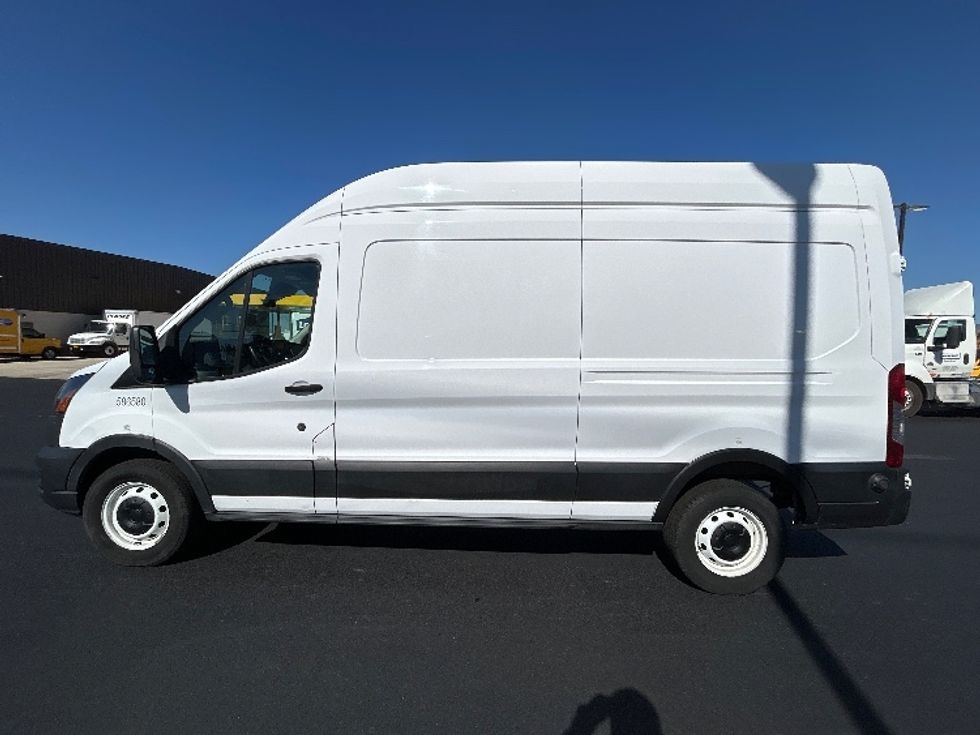 Cargo Van (Panel Van)-Light and Medium Duty Trucks-Ford-2022-Transit 250-Lowell-AR-104,671\n\t\tmiles-$ 33,250 - Image 4