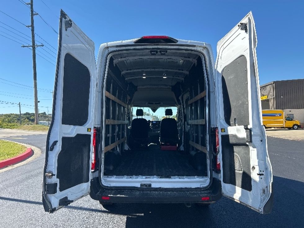 Cargo Van (Panel Van)-Light and Medium Duty Trucks-Ford-2022-Transit 250-Lowell-AR-104,671\n\t\tmiles-$ 33,250 - Image 7