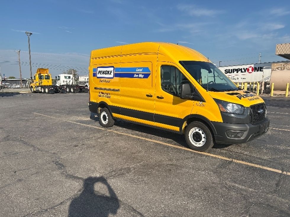 Cargo Van (Panel Van)-Light and Medium Duty Trucks-Ford-2022-Transit 250-Lowell-AR-112,494\n\t\tmiles-$ 28,750 - Image 1