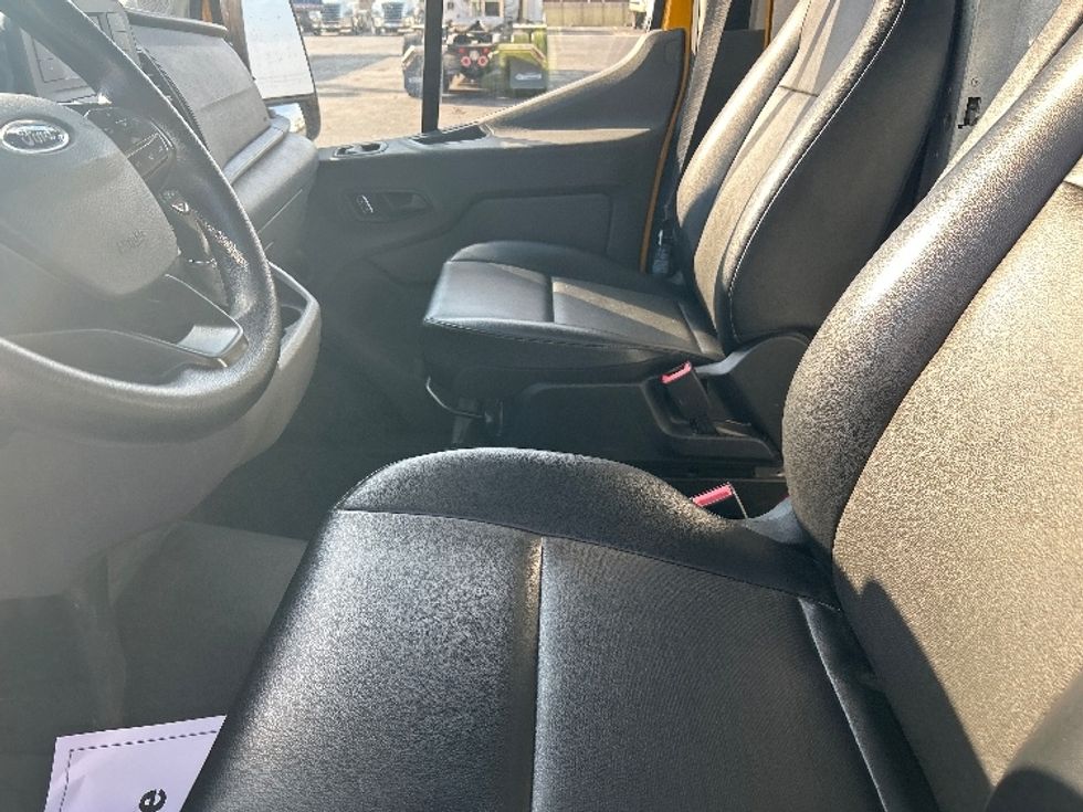 Cargo Van (Panel Van)-Light and Medium Duty Trucks-Ford-2022-Transit 250-Lowell-AR-112,494\n\t\tmiles-$ 28,750 - Image 18