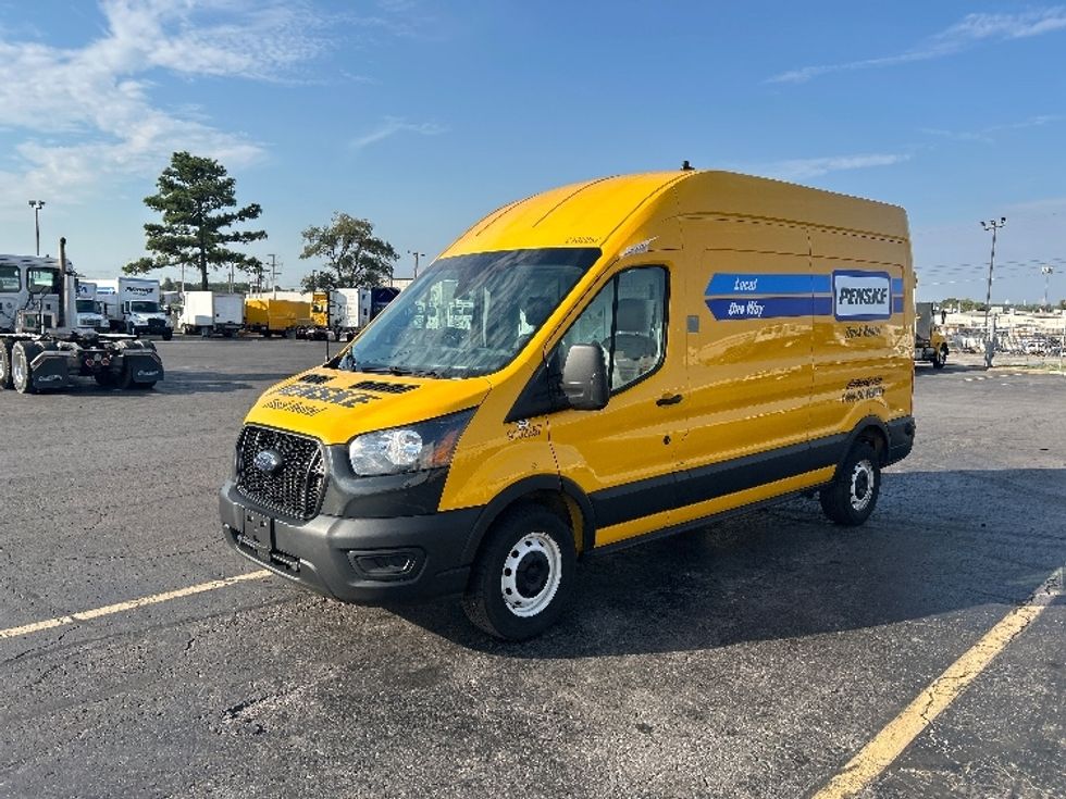 2022 Ford Transit photo 2