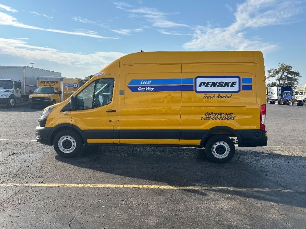 2022 Ford Transit photo 3