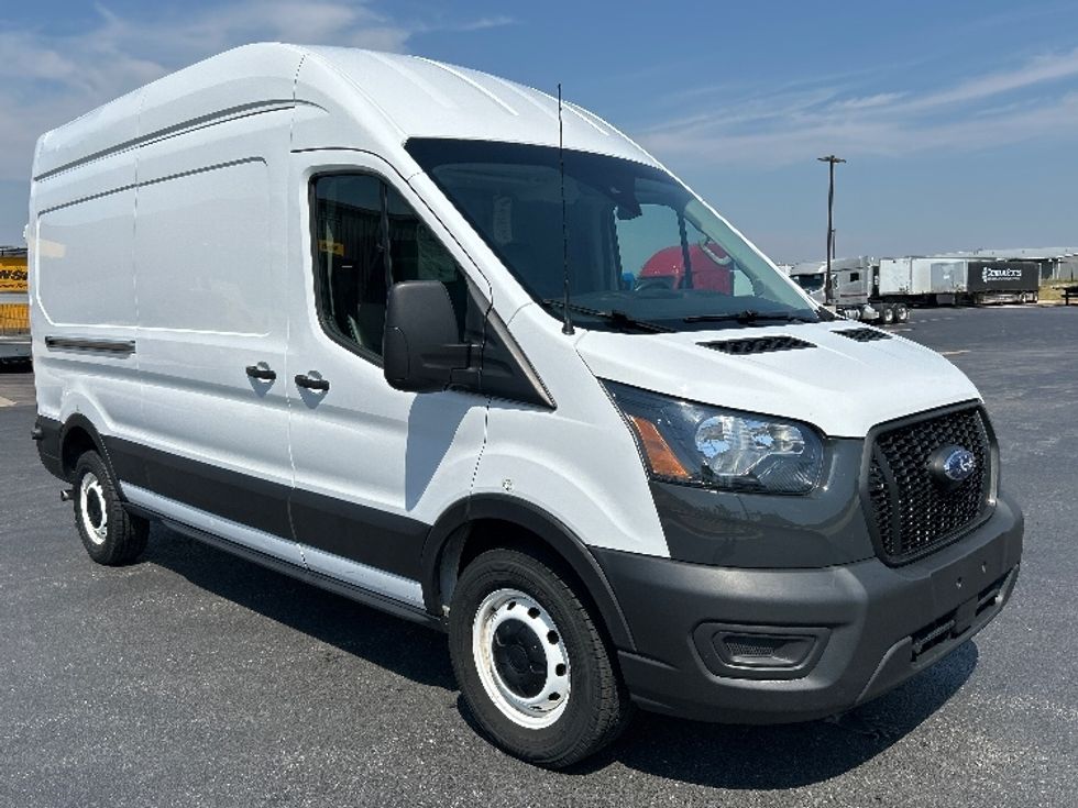 Cargo Van (Panel Van)-Light and Medium Duty Trucks-Ford-2022-Transit 250-Lowell-AR-122,093\n\t\tmiles-$ 31,500 - Image 1