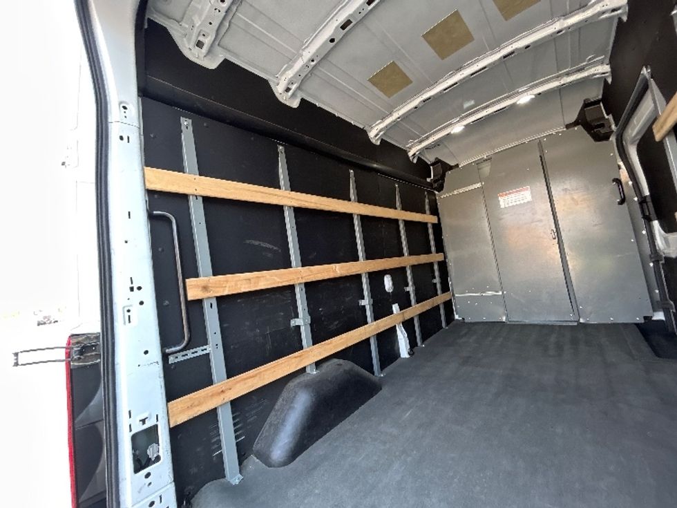 Cargo Van (Panel Van)-Light and Medium Duty Trucks-Ford-2022-Transit 250-Lowell-AR-122,093\n\t\tmiles-$ 31,500 - Image 11