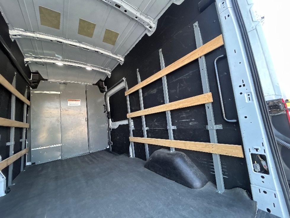 Cargo Van (Panel Van)-Light and Medium Duty Trucks-Ford-2022-Transit 250-Lowell-AR-122,093\n\t\tmiles-$ 31,500 - Image 12