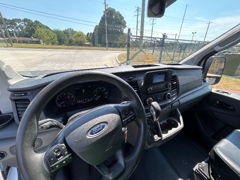 Cargo Van (Panel Van)-Light and Medium Duty Trucks-Ford-2022-Transit 250-Lowell-AR-122,093\n\t\tmiles-$ 31,500 - Image 18
