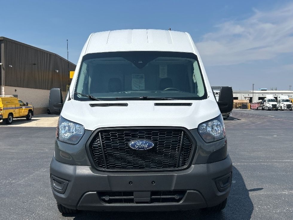 Cargo Van (Panel Van)-Light and Medium Duty Trucks-Ford-2022-Transit 250-Lowell-AR-122,093\n\t\tmiles-$ 31,500 - Image 2