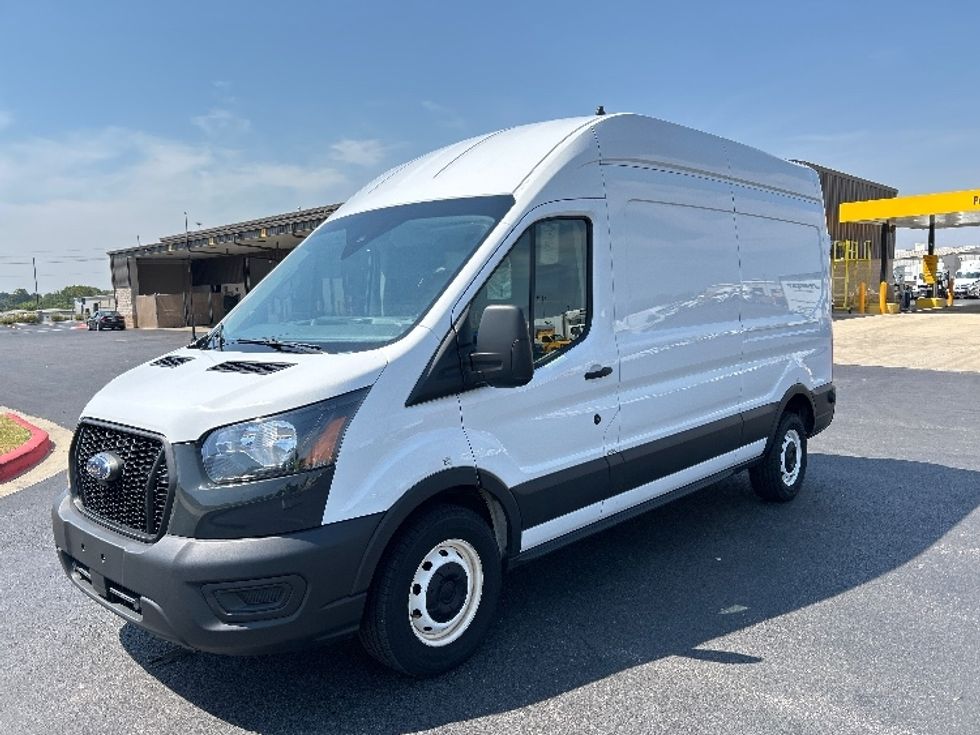 Cargo Van (Panel Van)-Light and Medium Duty Trucks-Ford-2022-Transit 250-Lowell-AR-122,093\n\t\tmiles-$ 31,500 - Image 3