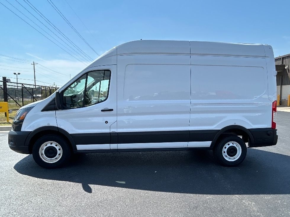 Cargo Van (Panel Van)-Light and Medium Duty Trucks-Ford-2022-Transit 250-Lowell-AR-122,093\n\t\tmiles-$ 31,500 - Image 4