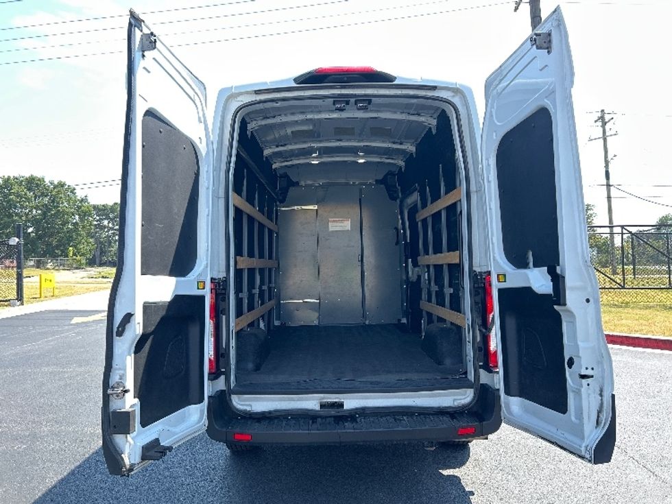 Cargo Van (Panel Van)-Light and Medium Duty Trucks-Ford-2022-Transit 250-Lowell-AR-122,093\n\t\tmiles-$ 31,500 - Image 8