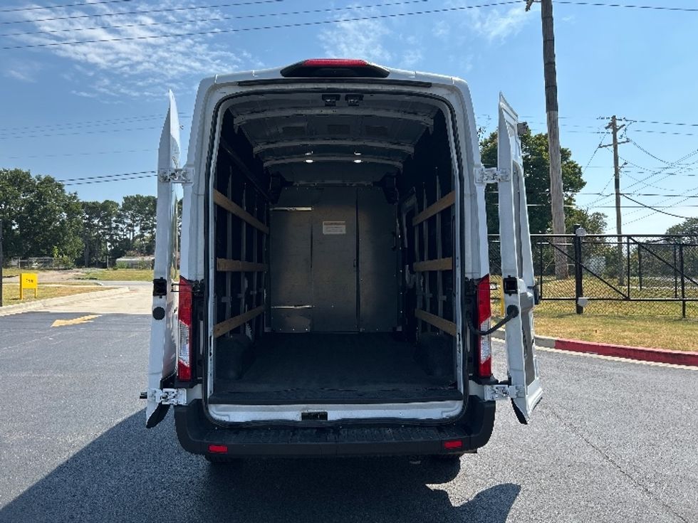 Cargo Van (Panel Van)-Light and Medium Duty Trucks-Ford-2022-Transit 250-Lowell-AR-122,093\n\t\tmiles-$ 31,500 - Image 9