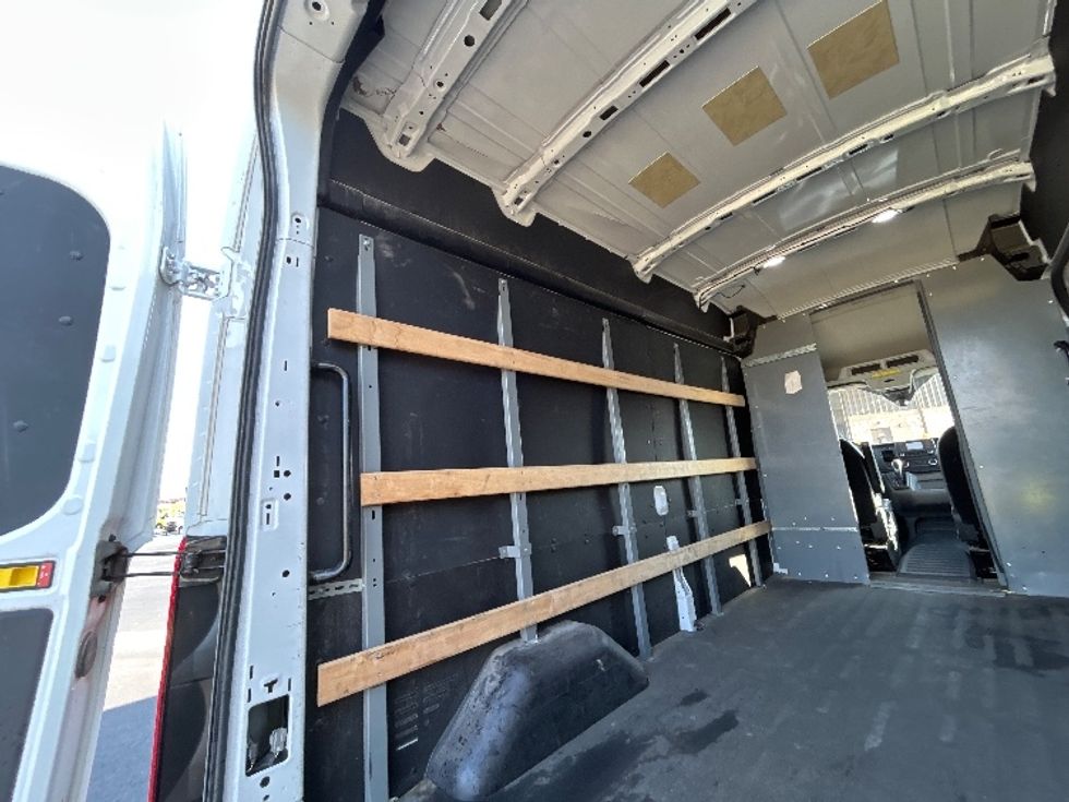 Cargo Van (Panel Van)-Light and Medium Duty Trucks-Ford-2022-Transit 250-Lowell-AR-136,462\n\t\tmiles-$ 29,500 - Image 11