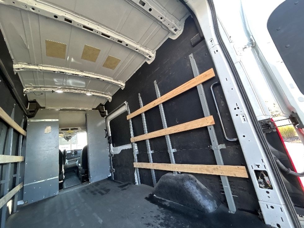 Cargo Van (Panel Van)-Light and Medium Duty Trucks-Ford-2022-Transit 250-Lowell-AR-136,462\n\t\tmiles-$ 29,500 - Image 12