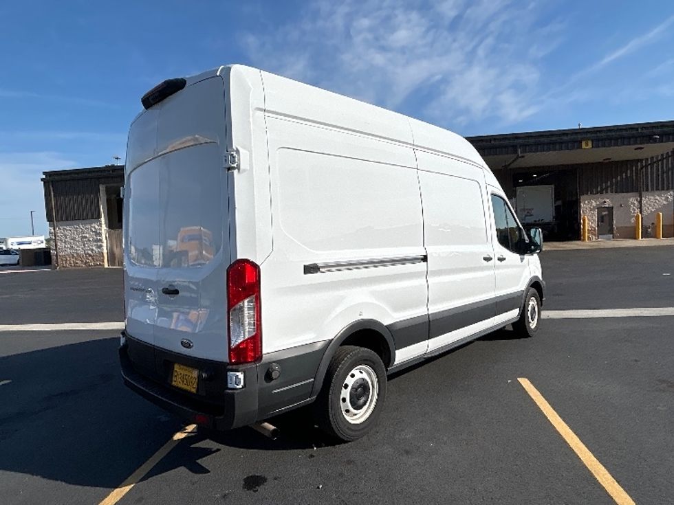 Cargo Van (Panel Van)-Light and Medium Duty Trucks-Ford-2022-Transit 250-Lowell-AR-136,462\n\t\tmiles-$ 29,500 - Image 13