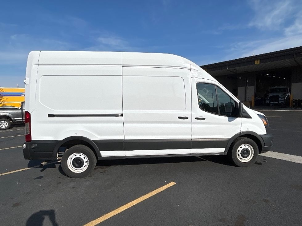 Cargo Van (Panel Van)-Light and Medium Duty Trucks-Ford-2022-Transit 250-Lowell-AR-136,462\n\t\tmiles-$ 29,500 - Image 15