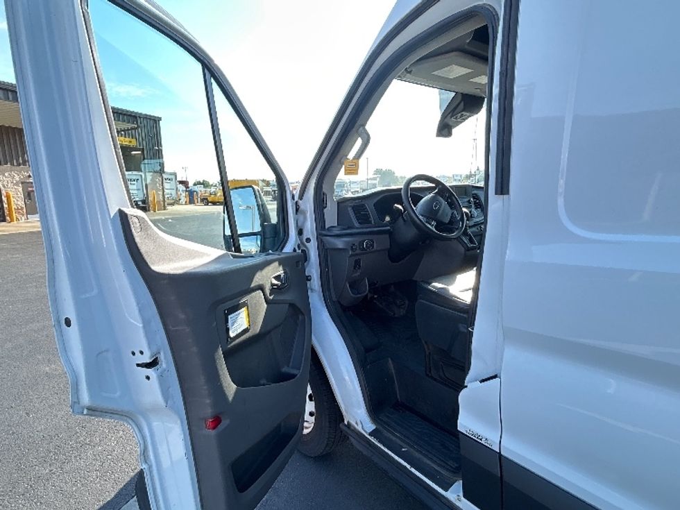 Cargo Van (Panel Van)-Light and Medium Duty Trucks-Ford-2022-Transit 250-Lowell-AR-136,462\n\t\tmiles-$ 29,500 - Image 16