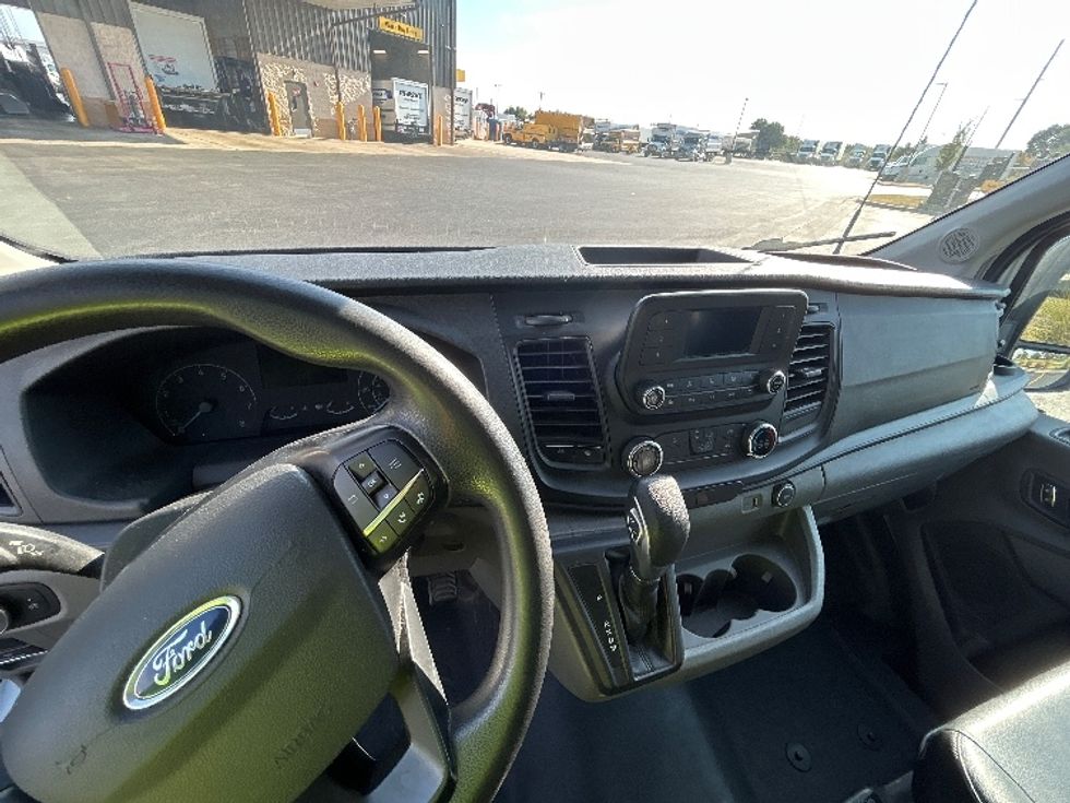 Cargo Van (Panel Van)-Light and Medium Duty Trucks-Ford-2022-Transit 250-Lowell-AR-136,462\n\t\tmiles-$ 29,500 - Image 18