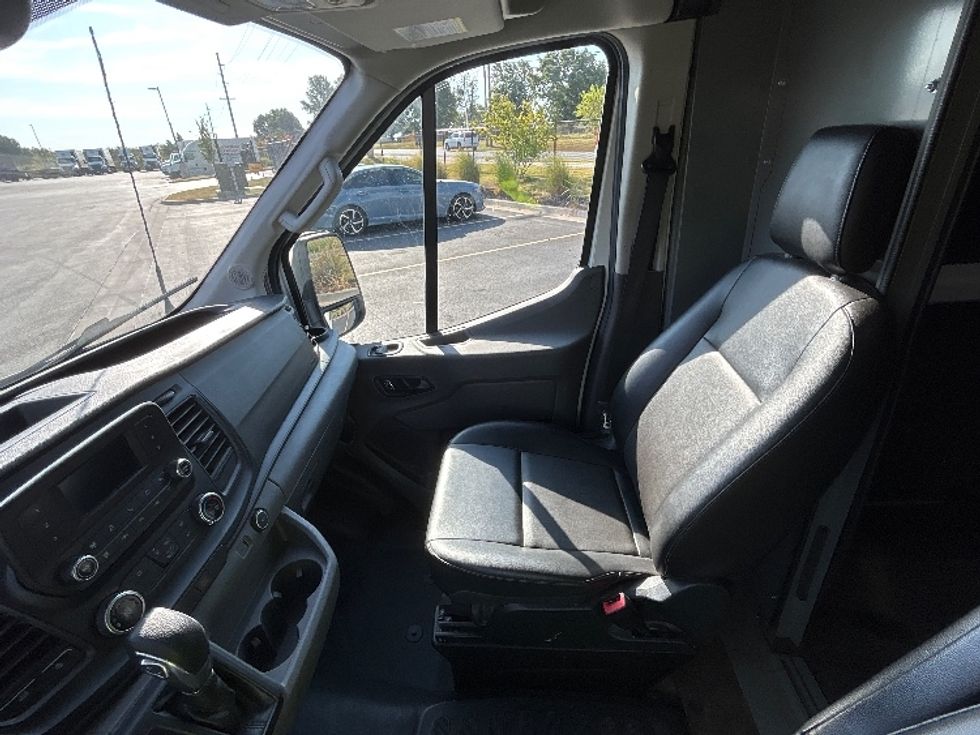 Cargo Van (Panel Van)-Light and Medium Duty Trucks-Ford-2022-Transit 250-Lowell-AR-136,462\n\t\tmiles-$ 29,500 - Image 19