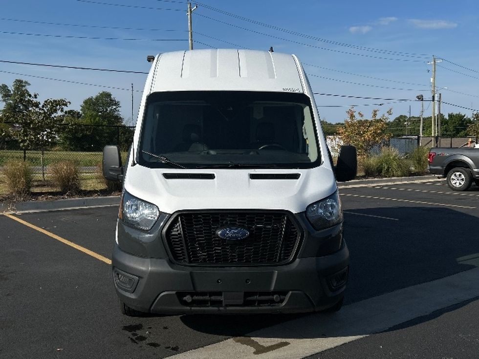 Cargo Van (Panel Van)-Light and Medium Duty Trucks-Ford-2022-Transit 250-Lowell-AR-136,462\n\t\tmiles-$ 29,500 - Image 2